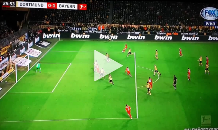 Lewandowski STRZELA gola Borussii Dortmund [VIDEO]